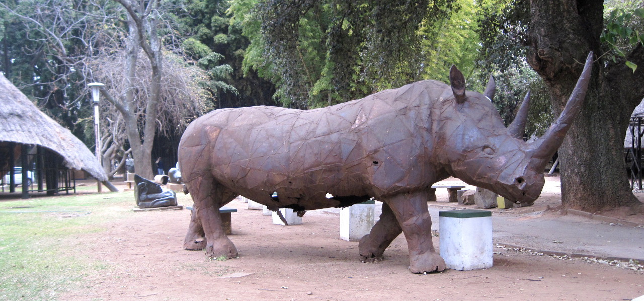 Metallskultptur im Park der Nationalgalerie in Harare...